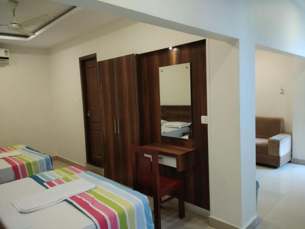 Tirur Tourist Home Exterior foto